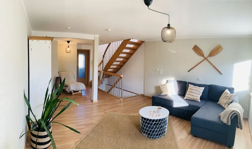 Fully equipped vacation home with large garden-just 7 minutes from the lake - Image 1