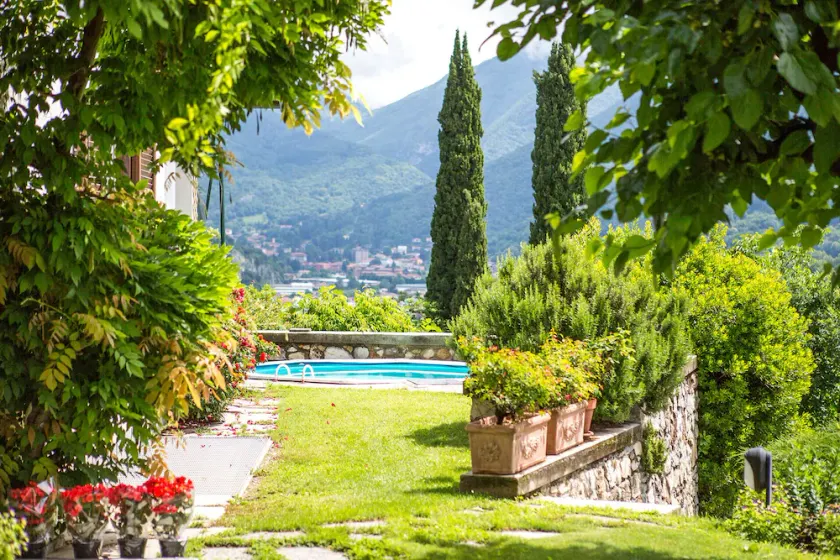 J & J Haus Como Bellagio Ferienhaus mit Pool im Zentrum des Larian Dreiecks - Image 1