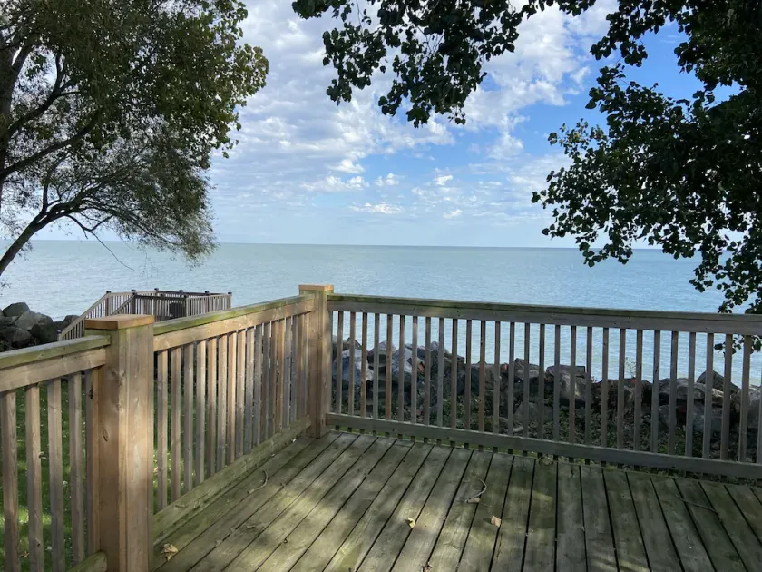 Izzy's Lookout Lake House - Spacious 2 bedroom house - Image 1