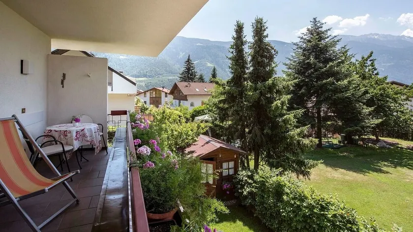 Apartment \"Schnitzer - Löwenzahn\" with Mountain View, Wi-Fi, Balcony & Garden - Image 1
