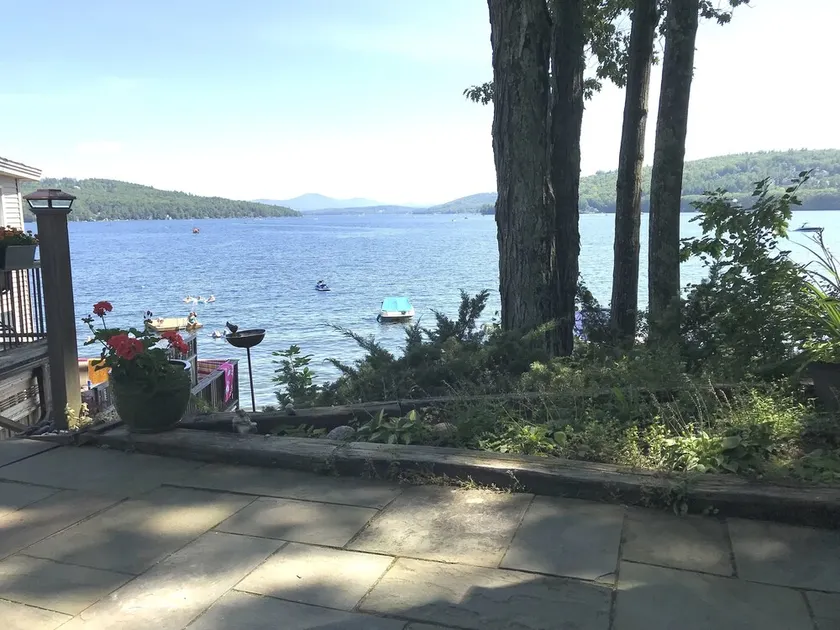 'Eagle Watch' Relaxing Lakefront Cottage with Sandy Beach. - Image 1