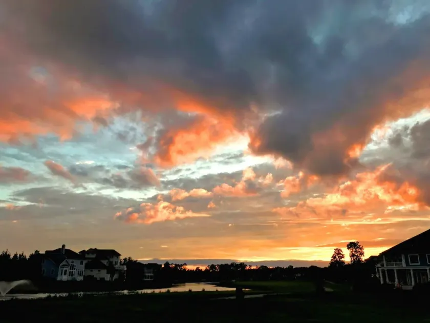 Perfectly situated, great view, sleeps 10+. - Image 1