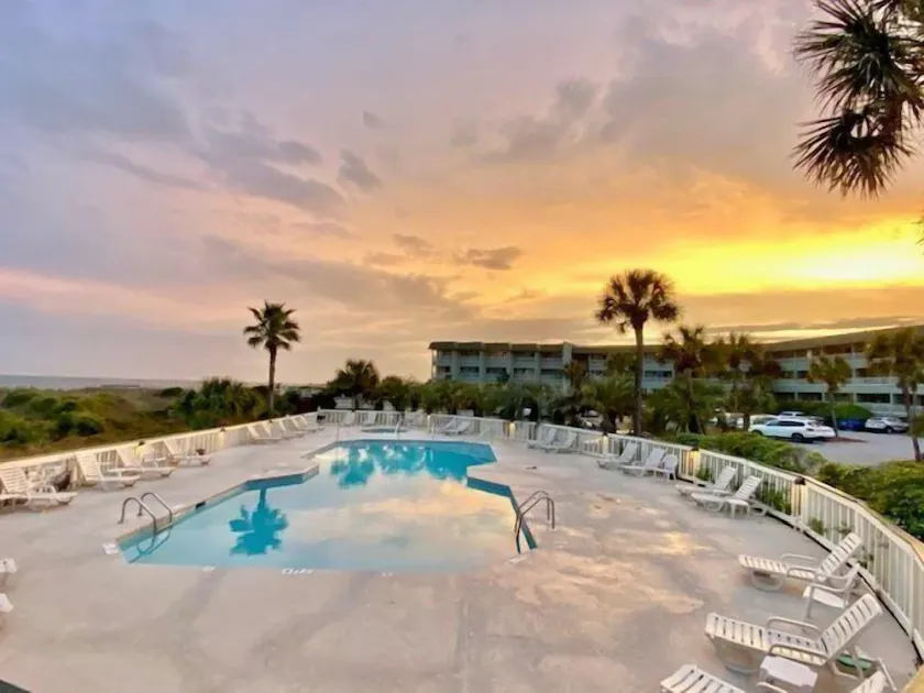 Great Oceanfront, 1st Floor Condo! Pool & Fishing Pier! In the Heart of IOP! *Unit 135* - Image 1
