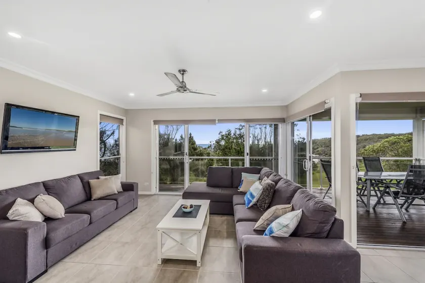 Oceanview Beachfront - 11B Fuller St - Image 1