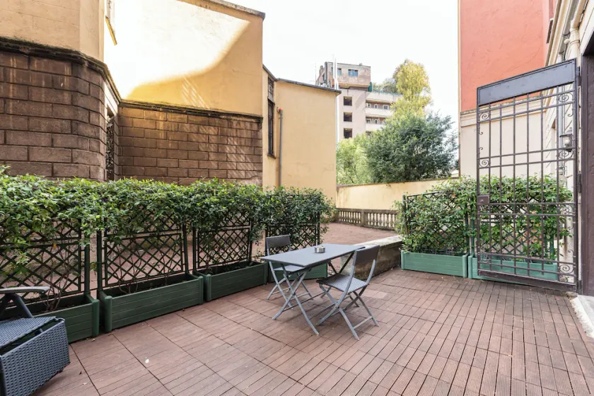 PORTA ROMANA APARTMENTS - Image 1