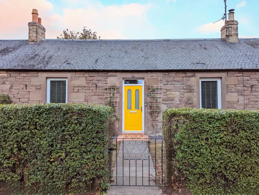 Parkview Cottage - Beautiful terraced bungalow with cosy fireplace - Image 1