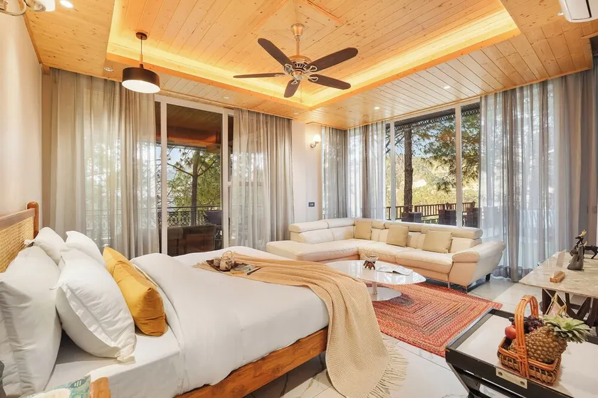 ELIVAAS 4 BHK Kavya Villa With Lounge - Image 1