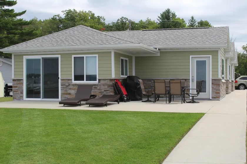 Jack's on the Bay, 2 Bedroom/2 Bath Lake Front - Image 1