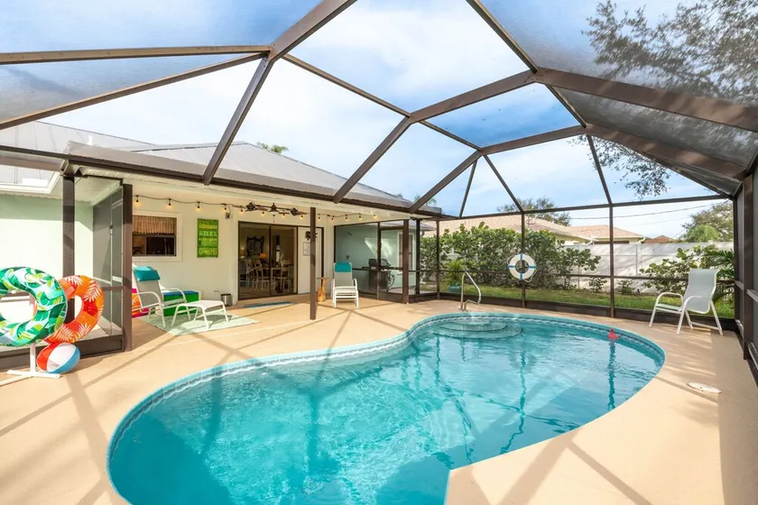 Coastal Getaway! Heated Pool, Private Patio, Fenced Yard, 5 miles to Beach! - Image 1