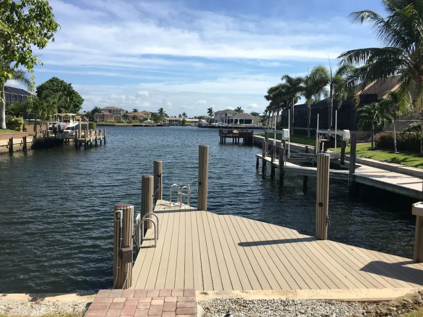 Beautiful Water Views, 5-min Walk to South Beach, Heated Pool, Hot Tub, 5 Bikes - Image 1