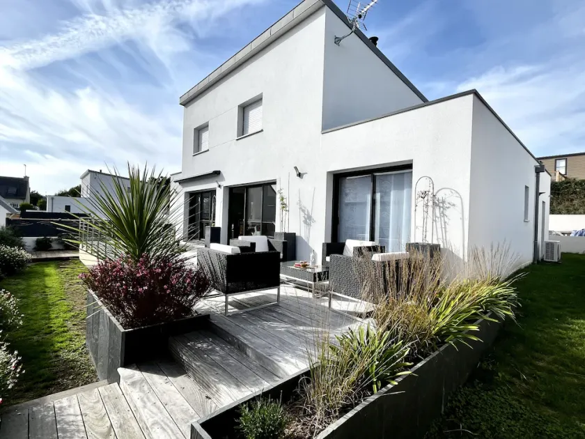 Villa TY MAÏ - 250 m from the beaches - GR34 - Parking - Sleeps 2–8 - Pets allowed - Image 1
