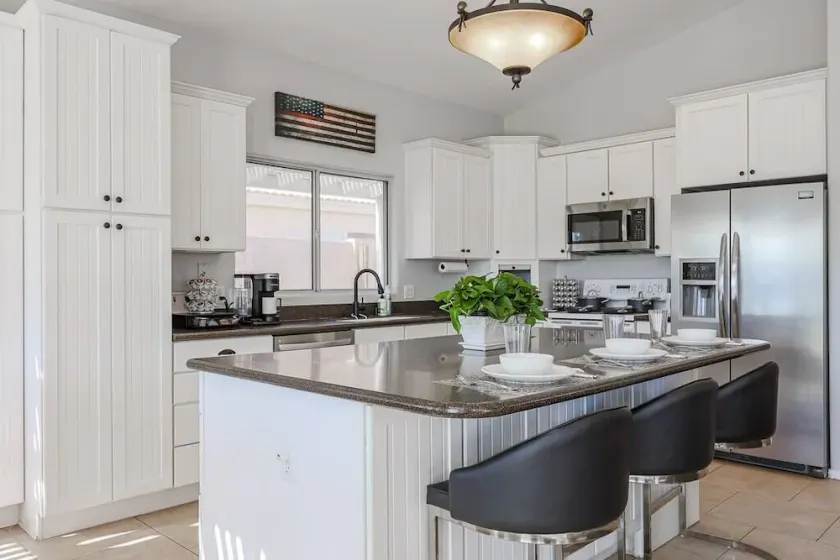 3bd Home near Scottsdale - Golf putting green - Image 1