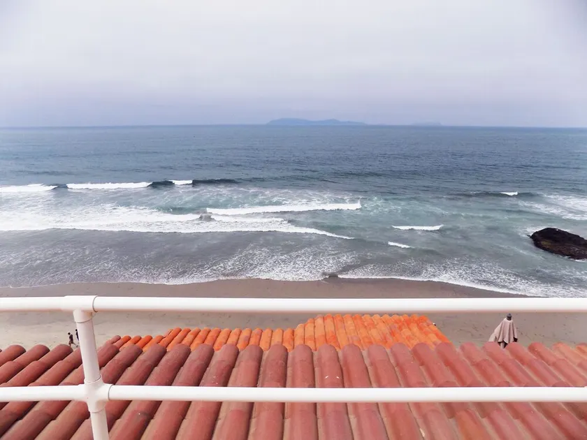Beachfront Studio Wonderful Ocean Views, accesso privato alla spiaggia - Image 1