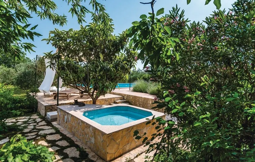 Picturesque Escape Holiday Home with Pool and Sauna - Image 1