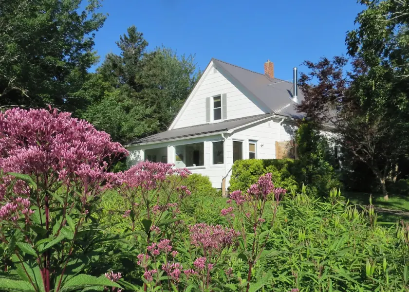 Boutique Farmhouse Cottage; 60 acres; Annapolis Royal 5 min. - Image 1