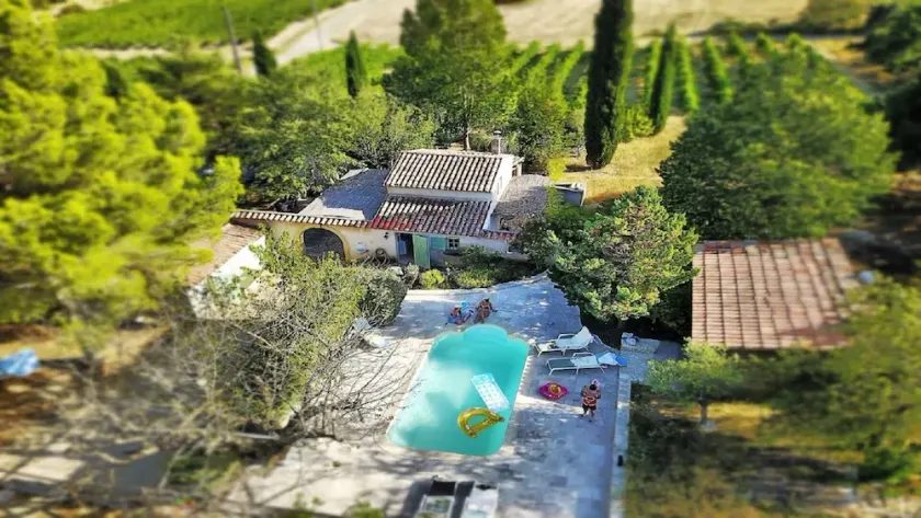 Le Charme d'une Propriété  authentique au pied du Lubéron - Image 1