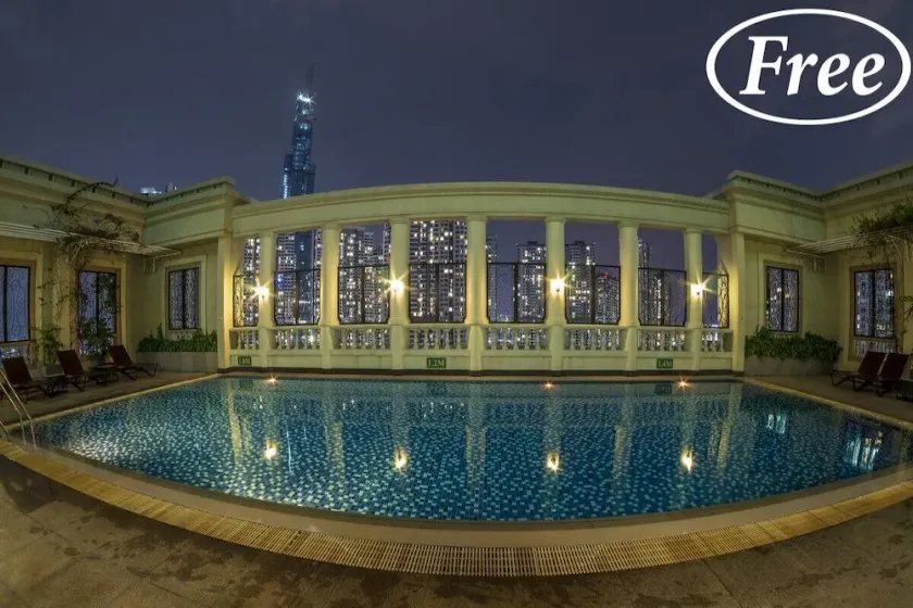 THE MANOR LUX APT^^NICE STUDIO 30%OFF FREE ROOF POOL - Image 1