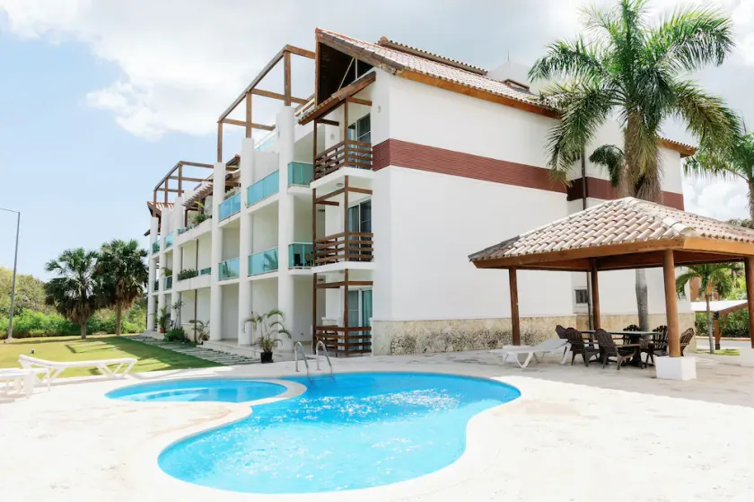 Private Beach Club & Amazing Golf- Yours to enjoy, with unlimited free golf. - Image 1