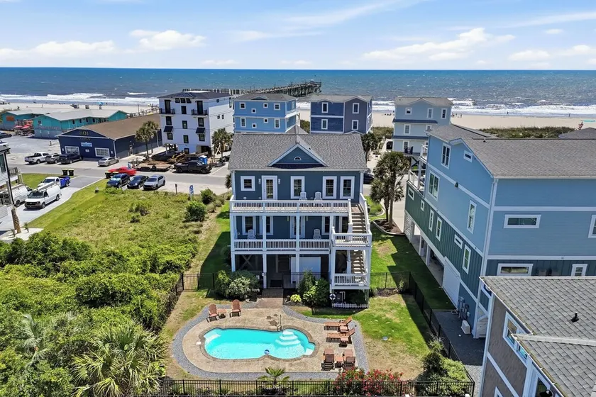 Pier Walker by Oak Island Accommodations - Image 1