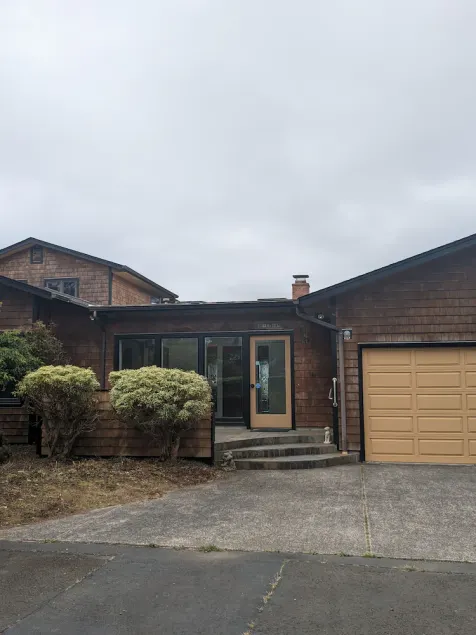 En blok til stranden, smukt 3bd / 3ba hus med udsigt, kom slap af og nyd - Image 1
