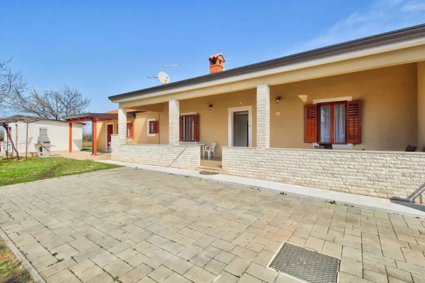 Holiday apartment with air conditioning and Internet - Image 1