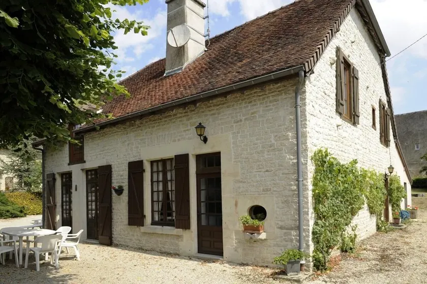 House - Image 1
