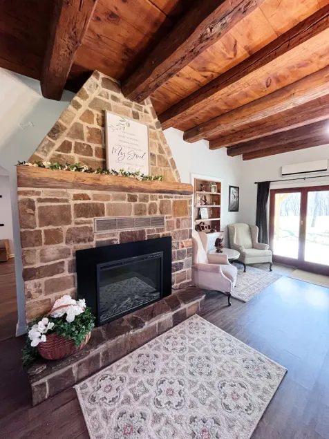 The River House: stone section built in 1790, borders the scenic Juniata  River! - Image 1