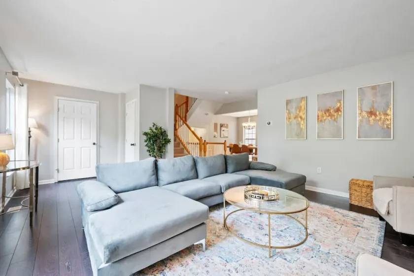 NEW 3 Bdrm - Mt Washington - Garage - Image 1