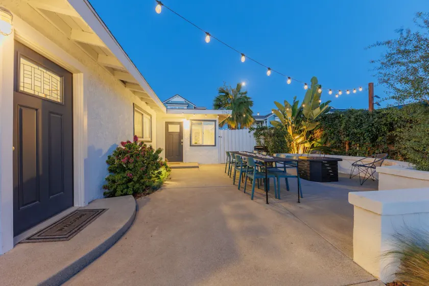 Pet Friendly Beach Bungalow, Close to Beach - Image 1