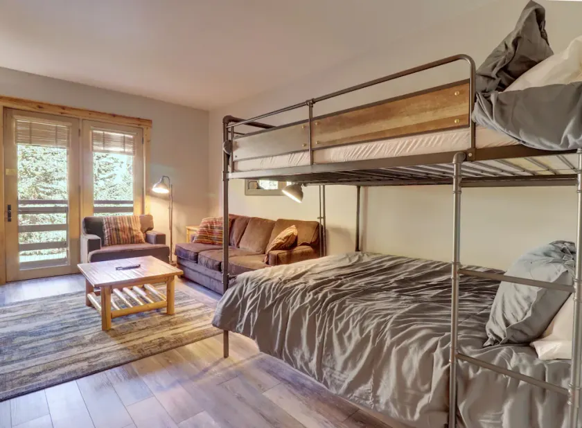 Modern Hotel Room in Center Village. TM225A - Image 1