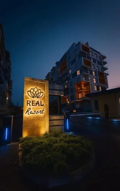 Real Resort - Image 1