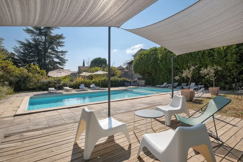 Large authentic house with swimming pool and tennis court, ideal for families and friends - Image 1