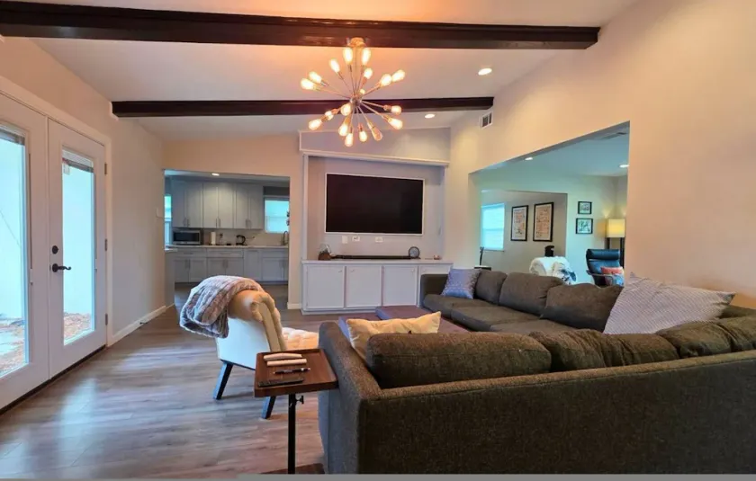 Spacious 4bd Retreat Near Nasa and Kemah - Image 1