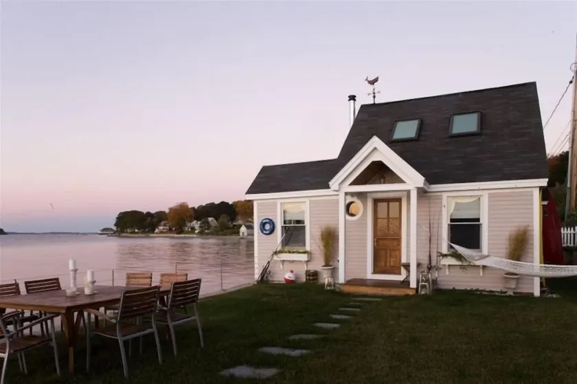 “The Beach House” Peaks Island Oceanfront Cottage - Image 1
