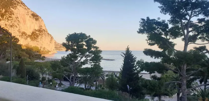Luxury one large bedrom flat with large sea view. - Image 1