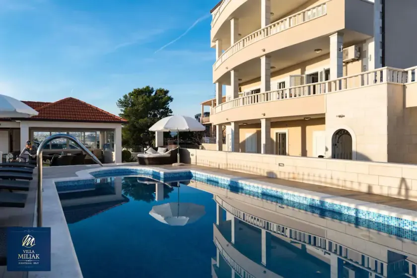 Luxury Villa IN with Heated Pool - Image 1