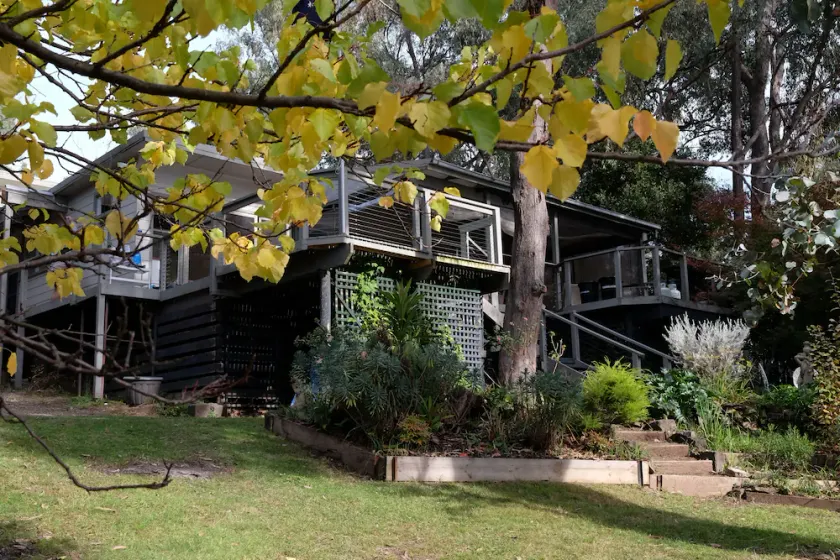 Paradise Retreat Lakehouse - Image 1