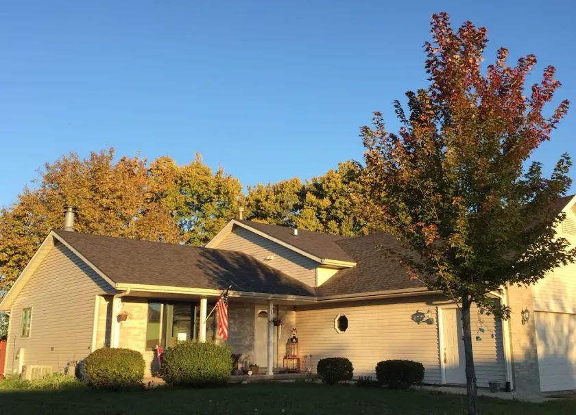 4 Bedroom Tri-level in a small Midwest town - Image 1