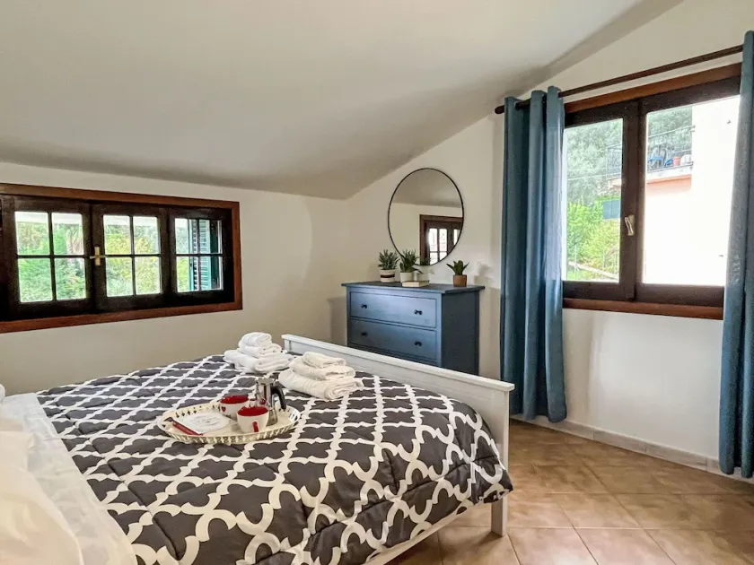 Dejlig lejlighed for 4 gæster med WIFI, pool, gårdhave, kæledyr tilladt og panorama udsigt - Image 1