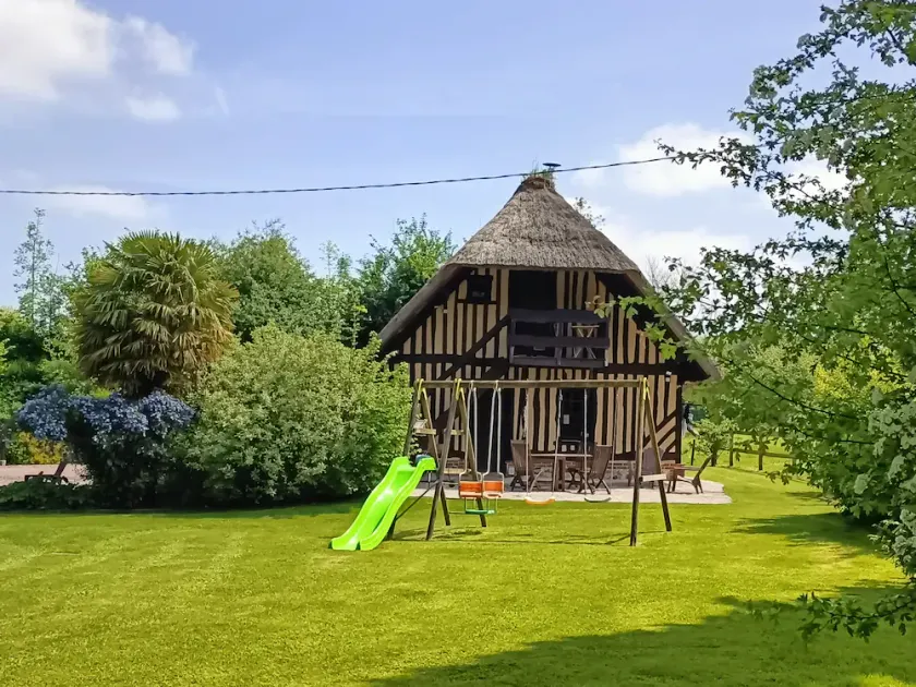 Cabaña cubierta con paja en Normandía, cerca de Honfleur, Deauville Pont l'Eveque Le Havre - Image 1