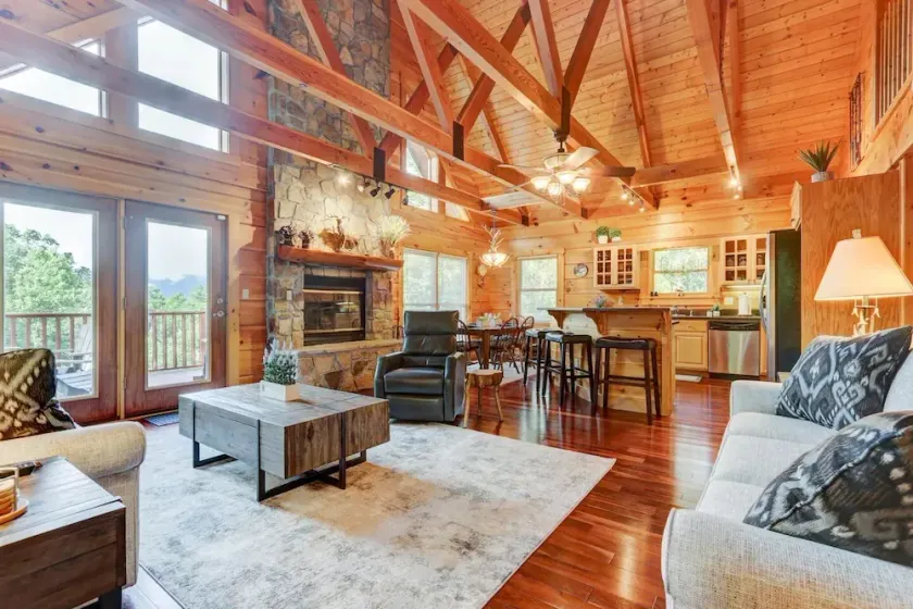 LUX 4BD Lodge w/ Views! Fire Pits + HOT TUB + Pool - Image 1