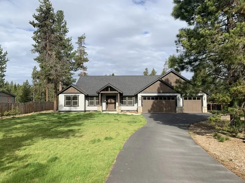 Explore Natures Beauty and Stay at Home in the Heart of Oregon's Wonderland - Image 1