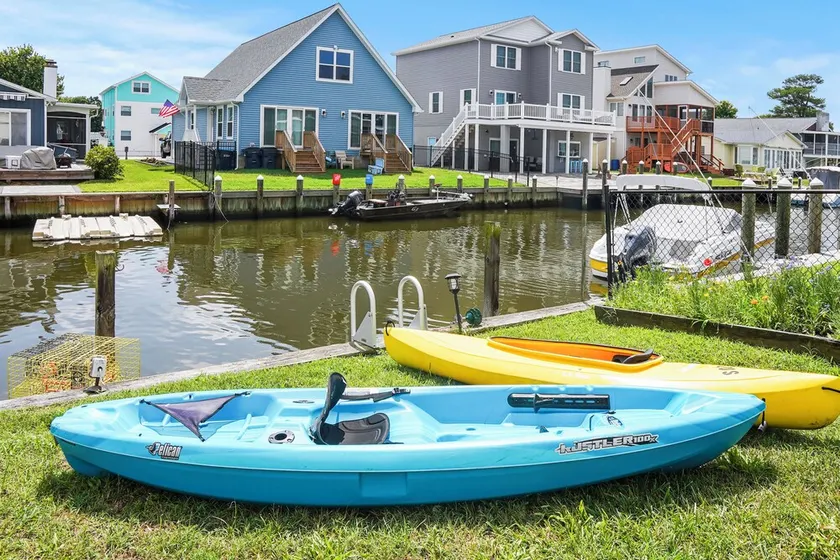 Waterfront, Bring your own boat, Huge canal home - Image 1