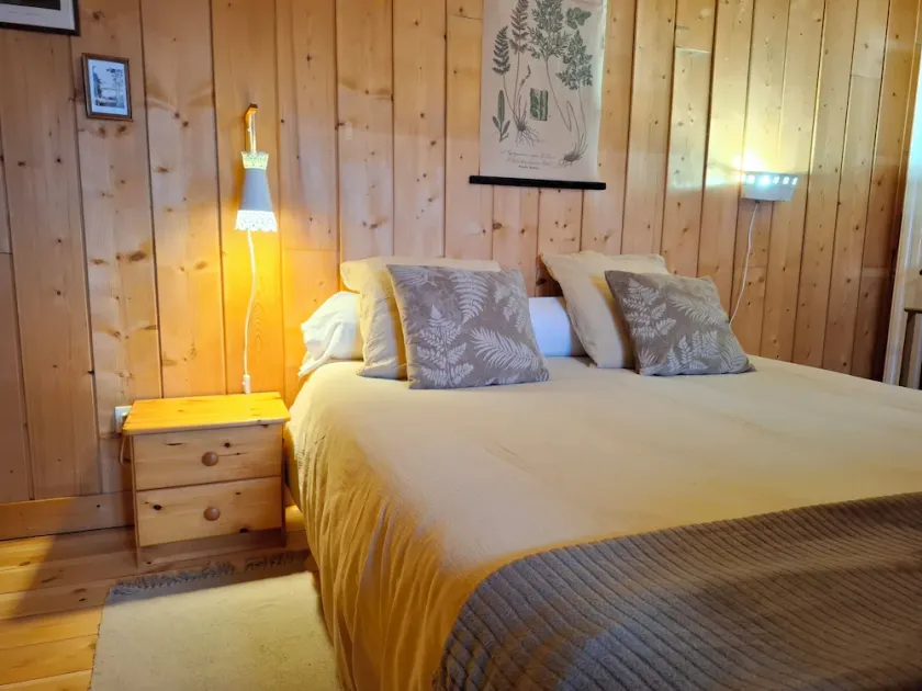Landes\" guest room with private Nordic bath - Image 1