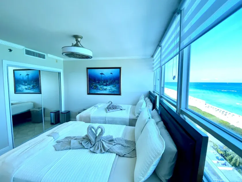Beautiful direct ocean front one bedroom condo, just remodeled, free parking  - Image 1