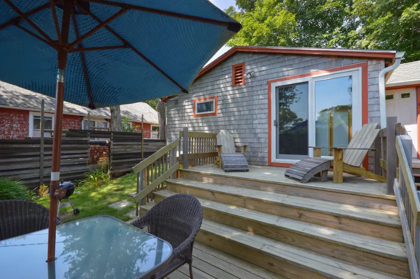Cozy Cottage 1/2 mile to Woods Hole village - Image 1