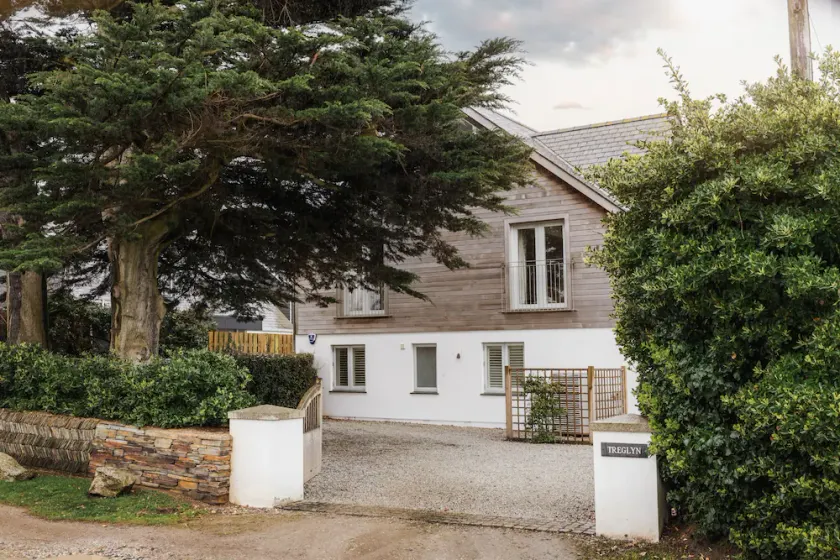 Treglyn - Constantine Bay - sleeps 10 guests in 4 bedrooms - Image 1