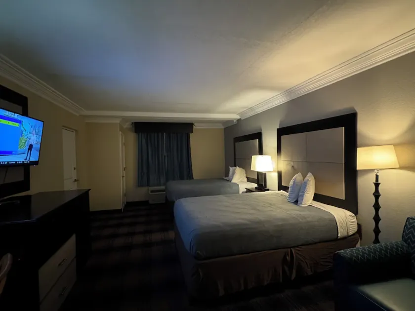 Regency inn and Suites - Image 1