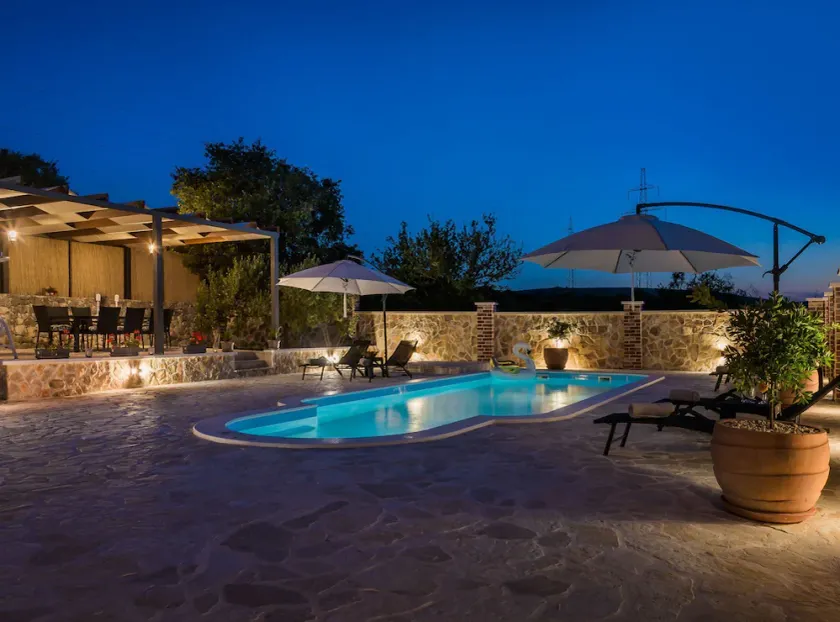 Holiday Home Rider - Image 1