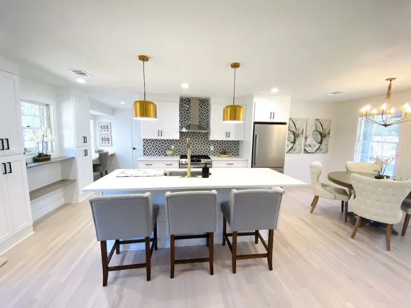 Modern and Stylish Creekside Retreat Home - Walk to Downtown - Image 1